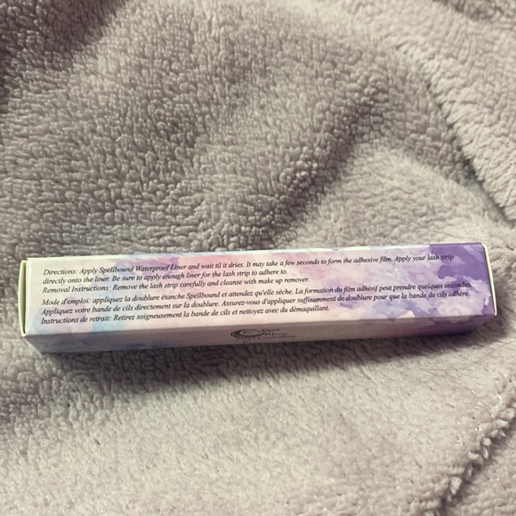 Black adhesive eyeliner/ lash glue - Picture 4 of 4